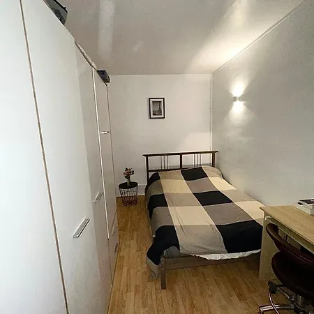 Cosy Dans Partage 2 Pieces Proche Tour Eiffel Cozy Bedroom In A Shared 2-room Near Eiffel Tower * Paris